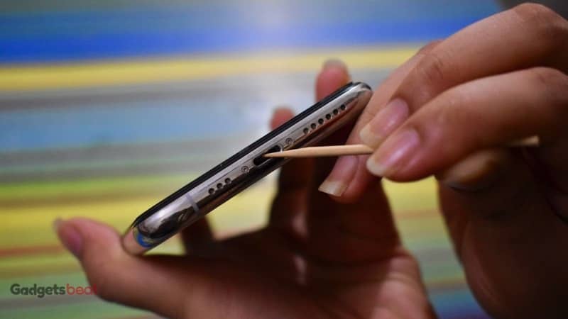 How To Clean iPhone Charging Port With Toothpick